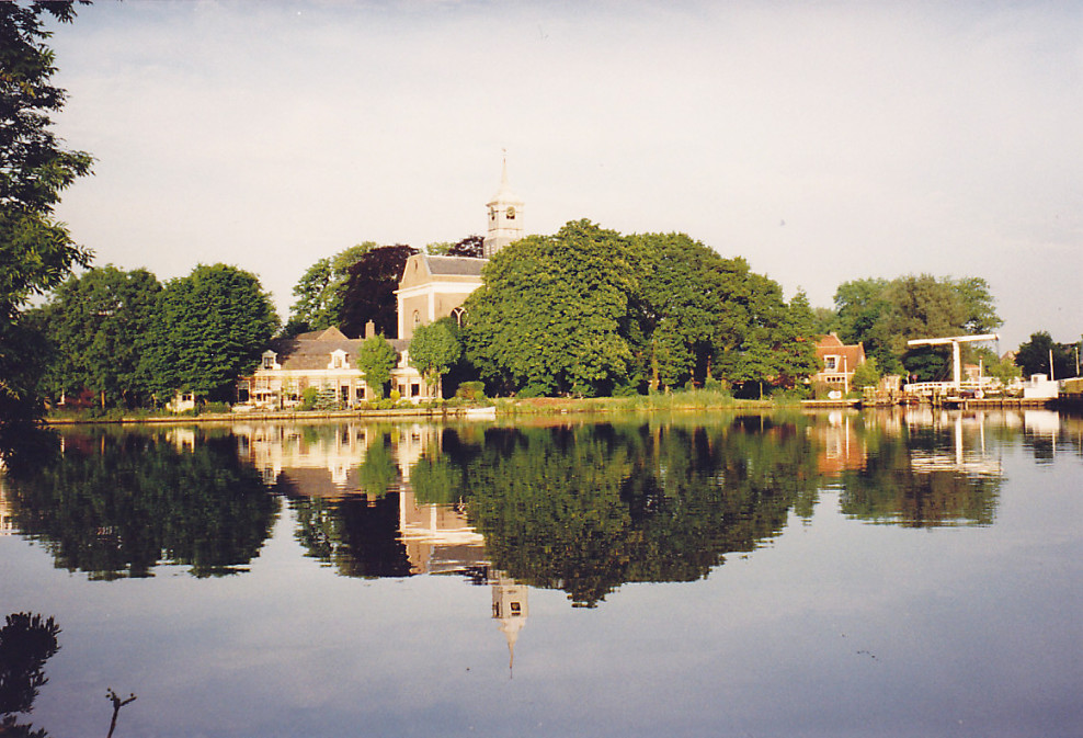 Ouderkerk-aan-de-Amstel-estate-Water-view-988x673