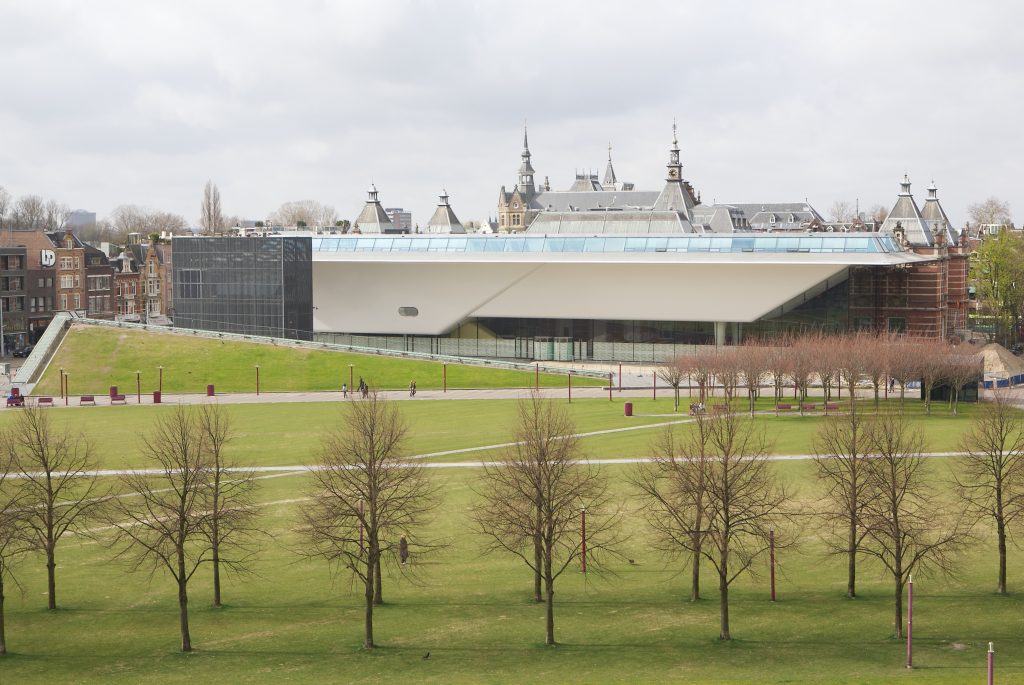 3. Stedelijk Museum facade as seen from the Museumplein (Museum Plaza). Photo Ernst van Deursen_original